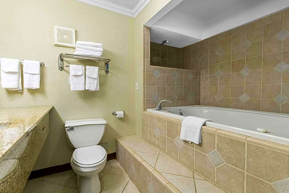 Quality Inn & Suites Horse Cave - Cave City