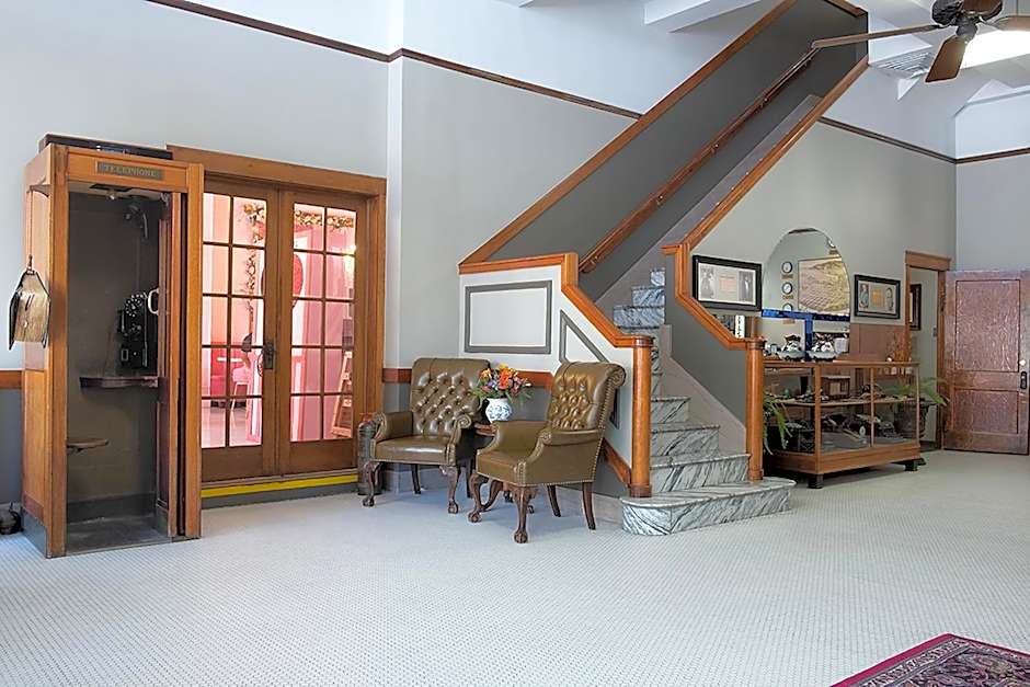Gardner Hotel