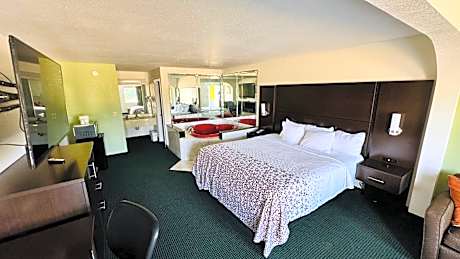 King Suite with Spa Bath