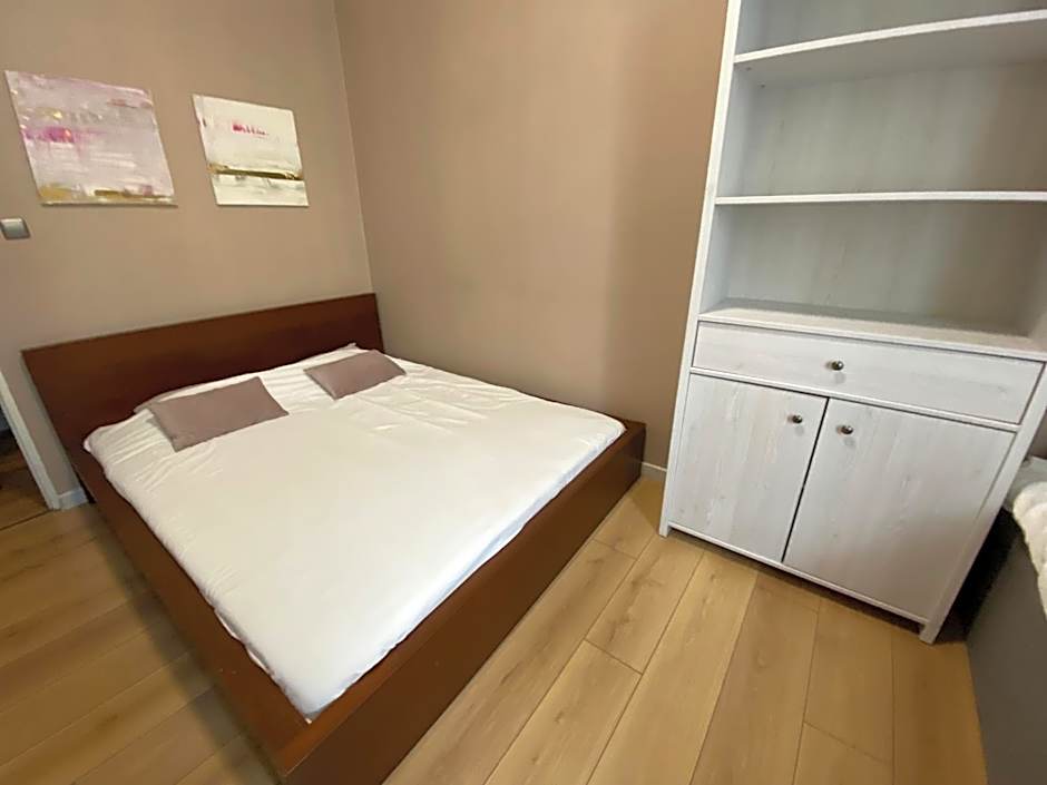 PINI HOSTEL - Przytulne pokoje w centrum Krakowa