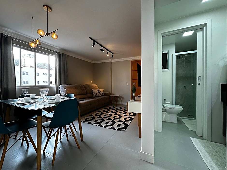 SC01 - 1 Quarto| Centro| Reformado e Completo