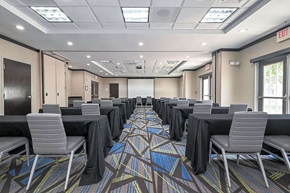 Holiday Inn Express Hotel & Suites Charlotte Southeast - Matthew By IHG