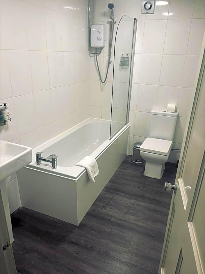 OYO The Croppers Arms