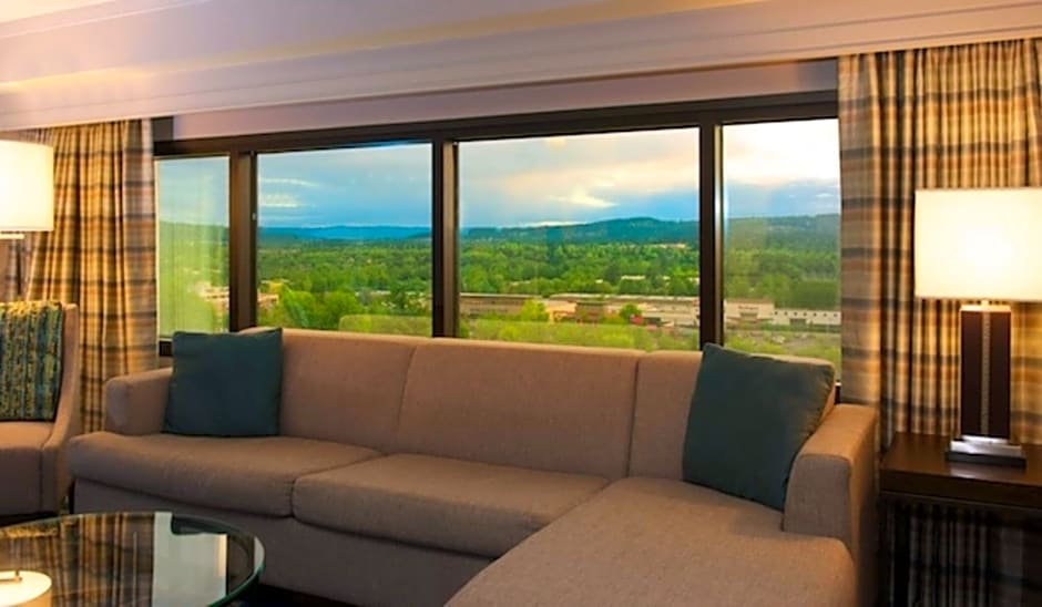 Embassy Suites by Hilton Portland Tigard