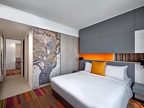 Deluxe Suite 1 Queen bed