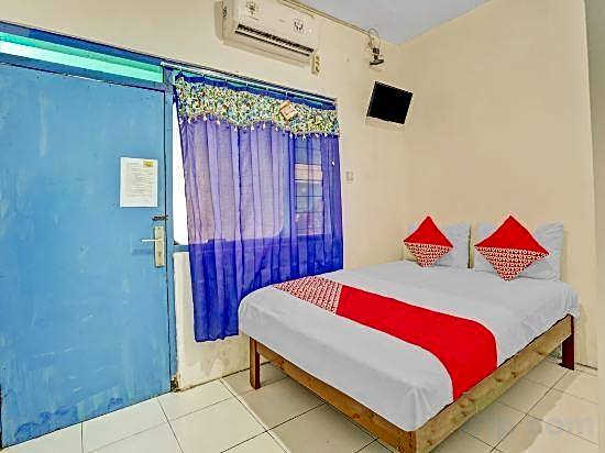 OYO Life 90523 Homestay Jenggolo