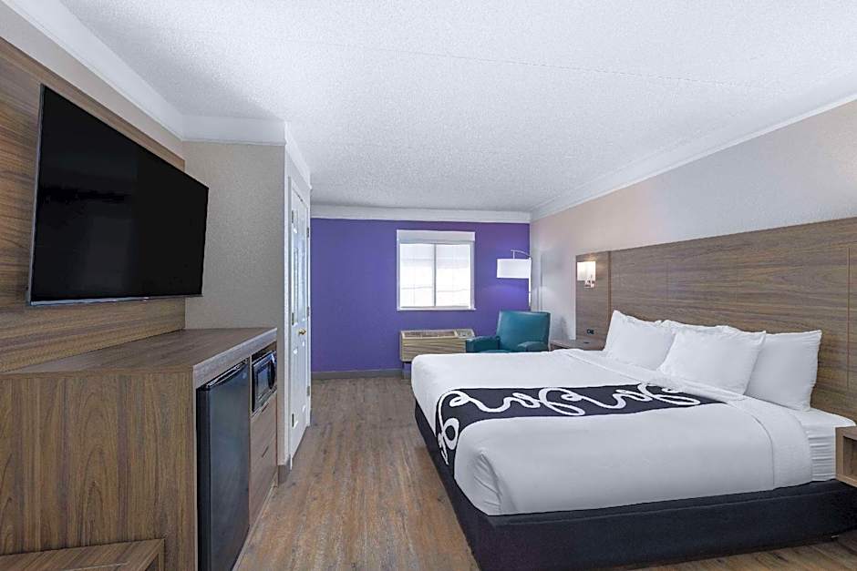 La Quinta Inn & Suites by Wyndham Kansas City Lenexa
