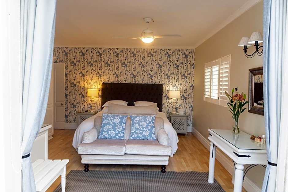 Admiralty Beach House