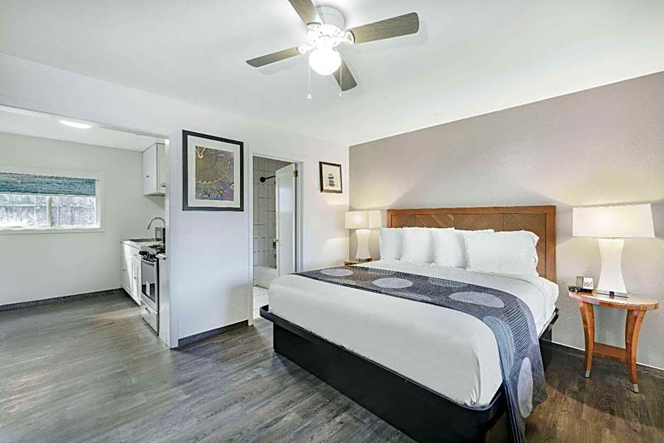 Oceanside Inn & Suites, a Days Inn by Wyndham