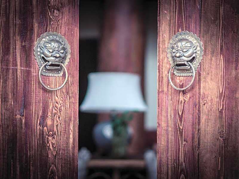 Shangri-La E-Outfitting Boutique Hotel