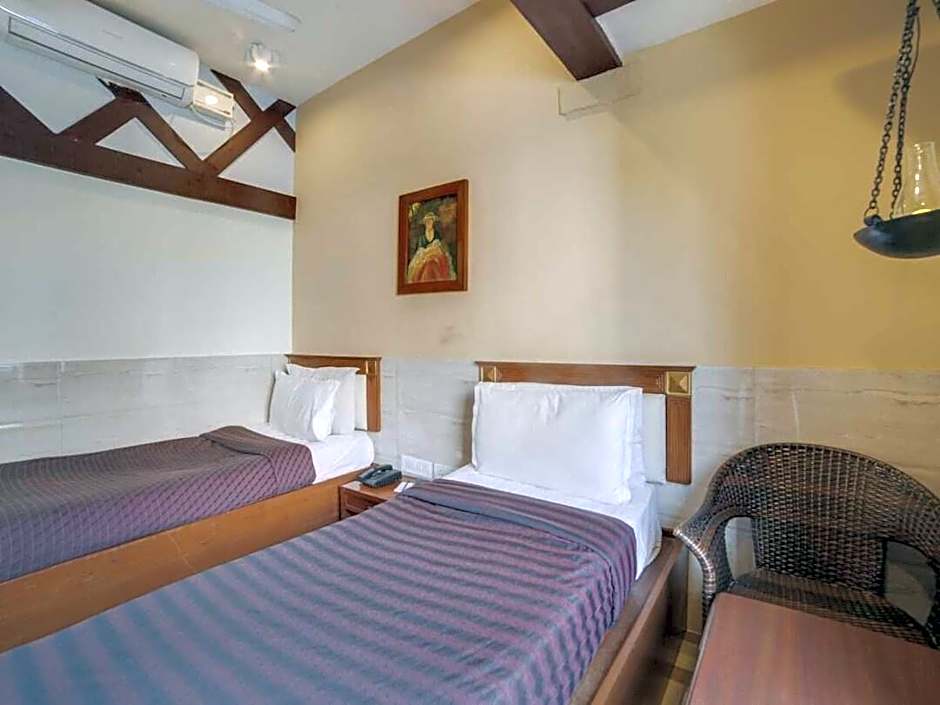 Amrutha Castle Hotel