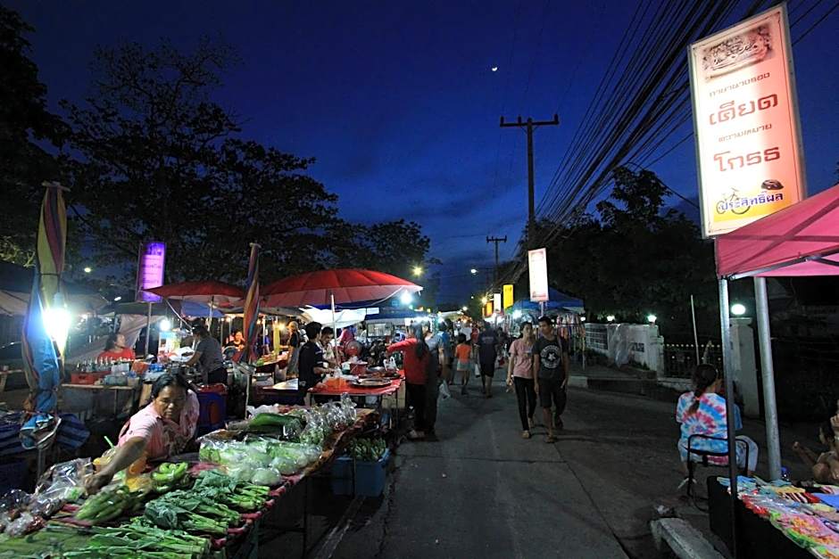 โรงแรมนางรอง