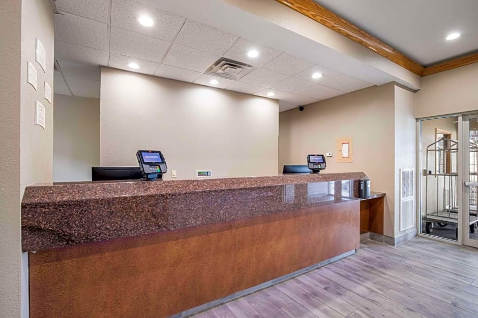 Quality Inn & Suites Lodi I-90