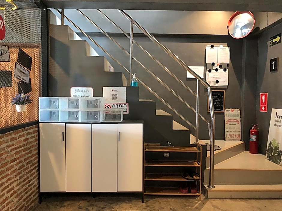 Yimwhan Hostel & Cafe Ayutthaya