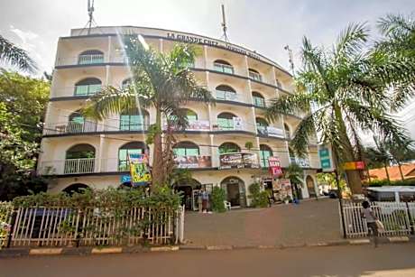 La Grand Chez Johnson Hotel Muyenga