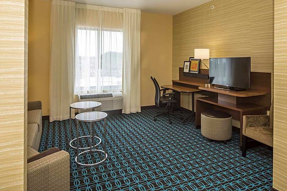 Fairfield Inn & Suites by Marriott Pittsburgh North/McCandless Crossing
