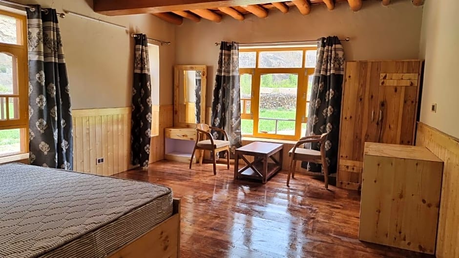 The Norphel Hotel and Restaurant