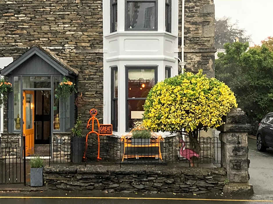 Holly Lodge Guest House with FREE off site health club