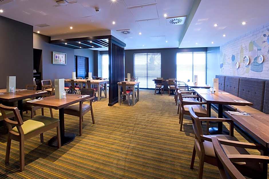 Premier Inn Heathrow Airport Terminal 4