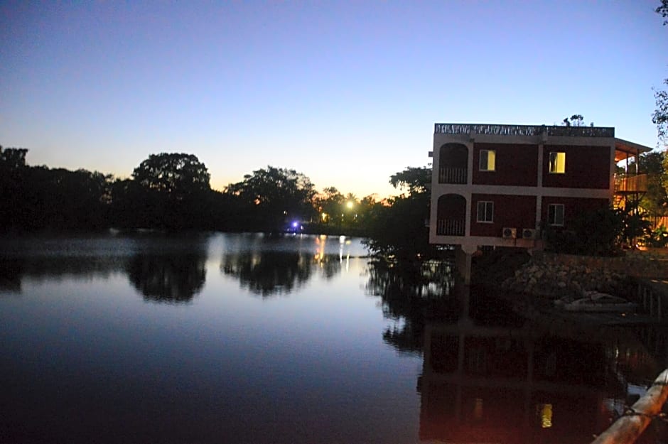 Lamanai Landings Hotel and Marina