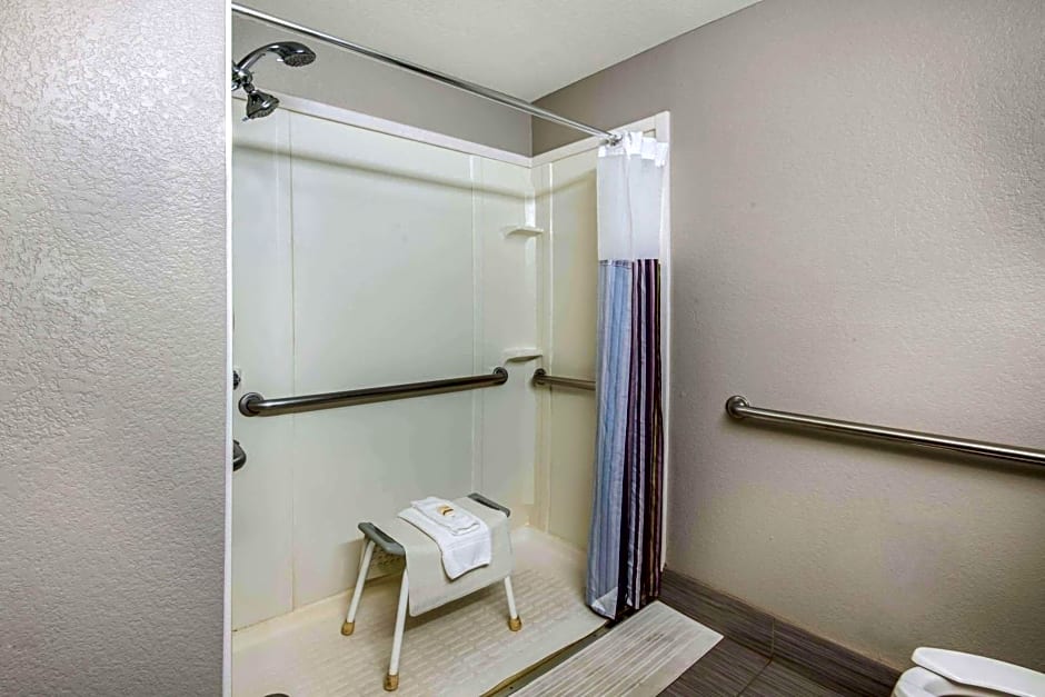 La Quinta Inn by Wyndham San Antonio Brooks City Base