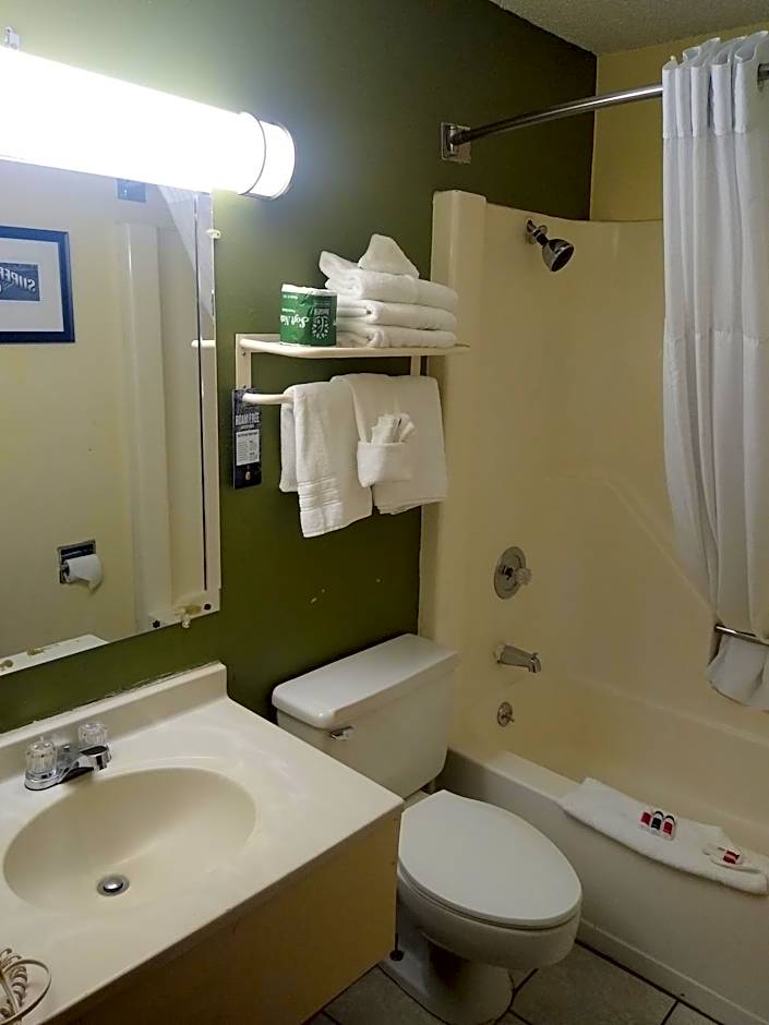 Super 8 by Wyndham Craig