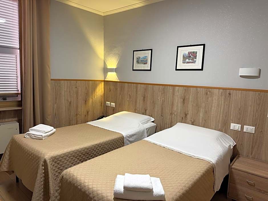 New Alexander Hotel