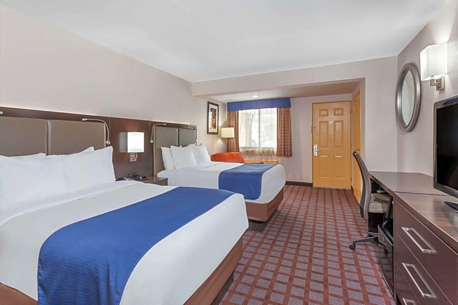 Days Inn by Wyndham Woodbury Long Island