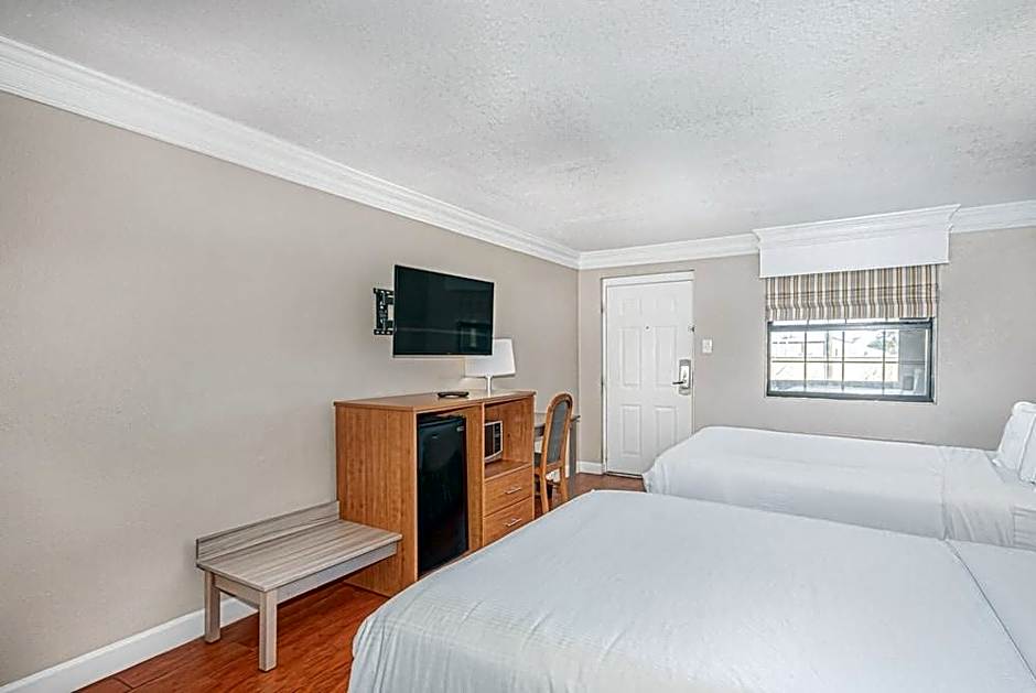 Casa Bella Inn & Suites
