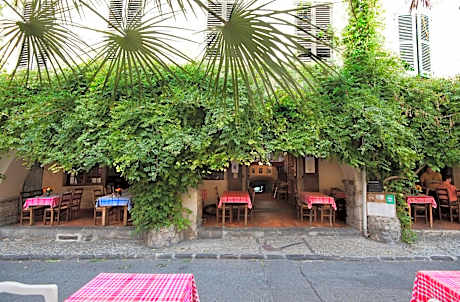 Hôtel Les Arcades