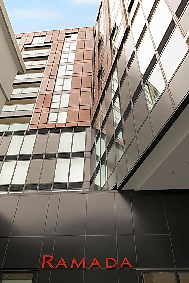 Ramada Suites Victoria Street West