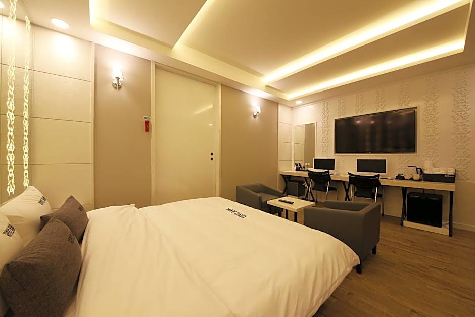 Premium Ava Hotel
