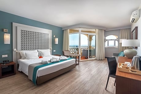 Double/Twin Frontal Sea View