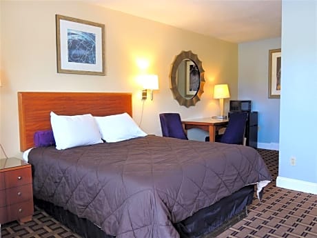 Queen Room - Smoking