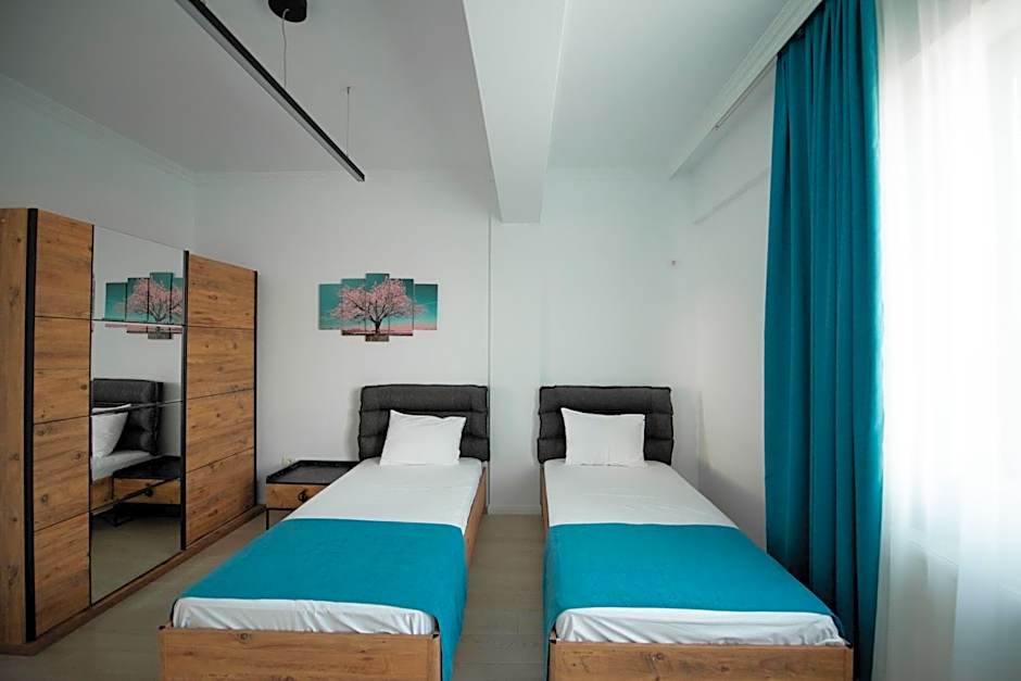 Solid Magic Apart Hotel