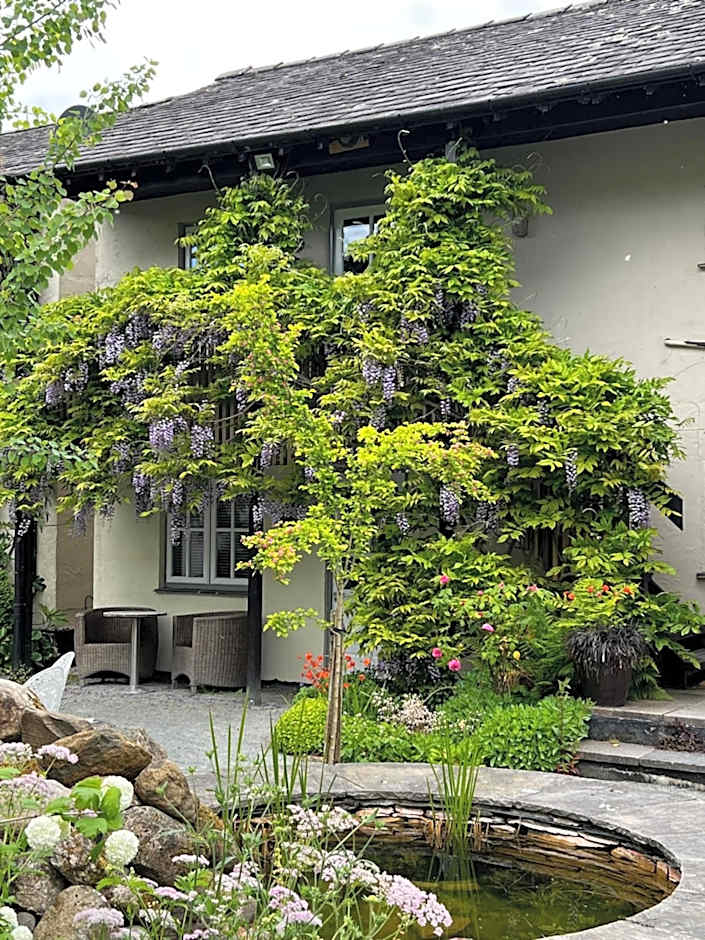 The Drunken Duck Inn