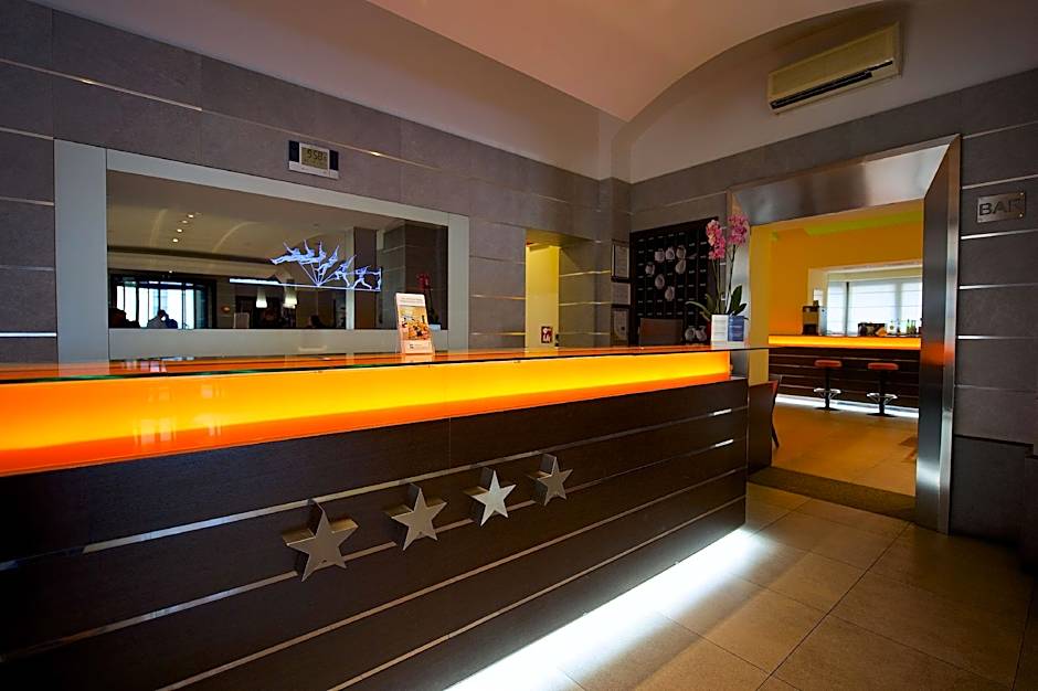 Best Western Crystal Palace Hotel