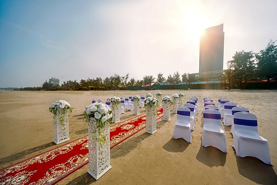 Muong Thanh Grand Cua Lo Hotel