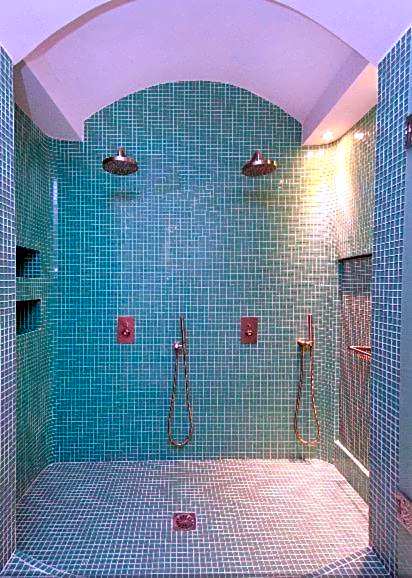Allure Suites