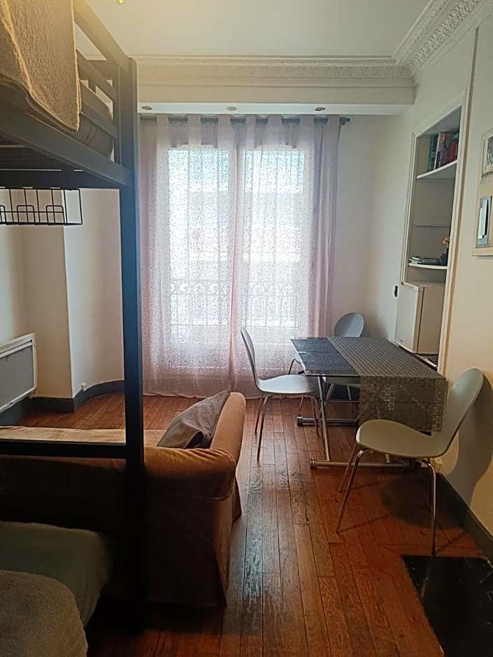 Chambres privées dans un appartement de 2 pièces à Paris 13e