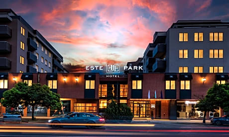 -- ESTE PARK HOTEL -- part of Urban Chic Luxury Design Hotels - Parking & Compliments - next to Shopping & Dining Mall Plovdiv