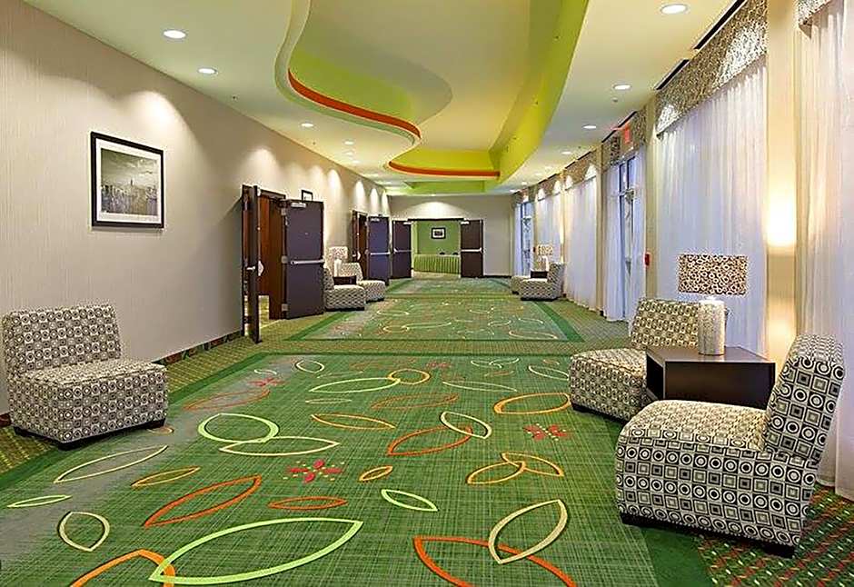 Holiday Inn Garland By IHG