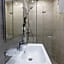 White 1903 - Rooftop Pool & Luxury Rooms