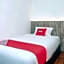OYO 90324 Muar Station Hotel