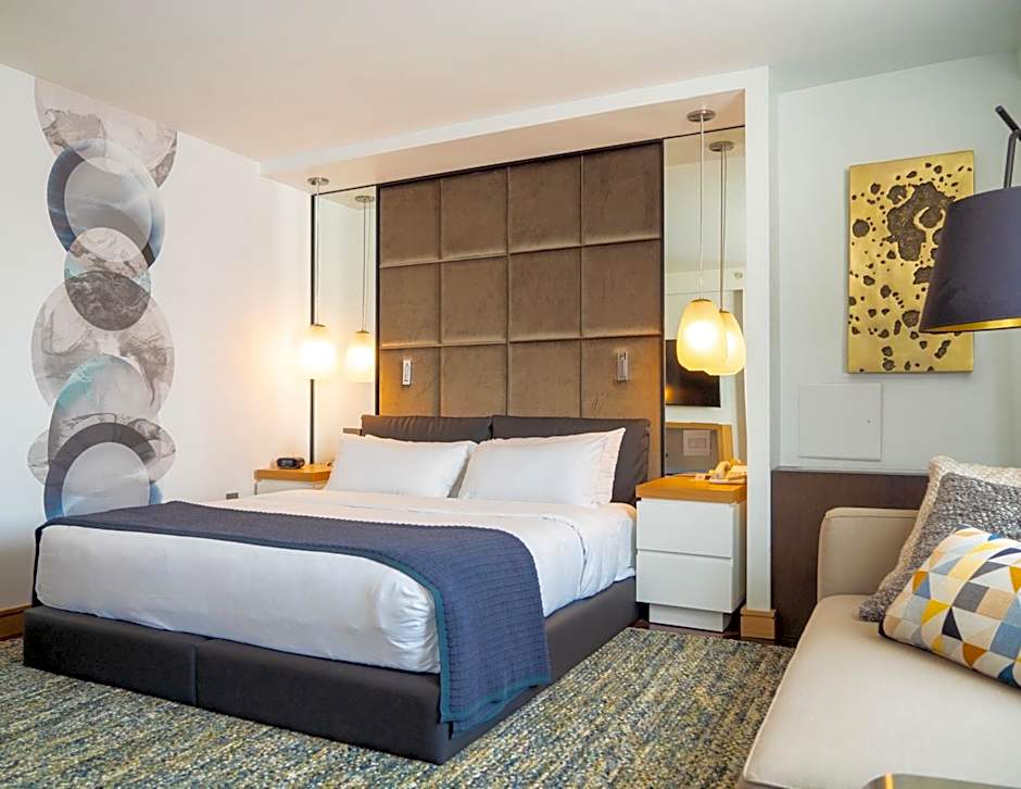 Photo 1 of 4 of Premium Studio 1 King Bed
