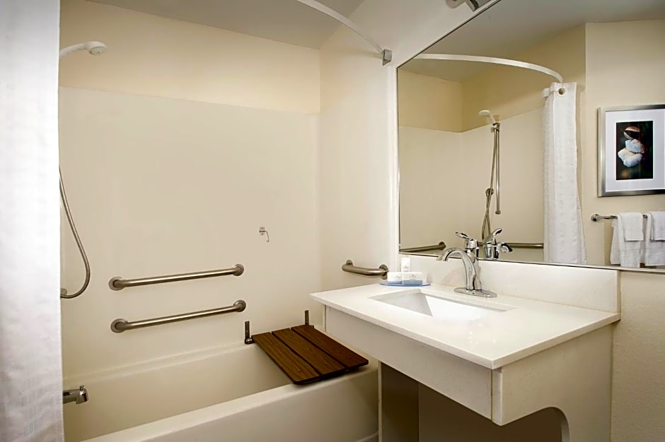 Candlewood Suites Richmond - South by IHG