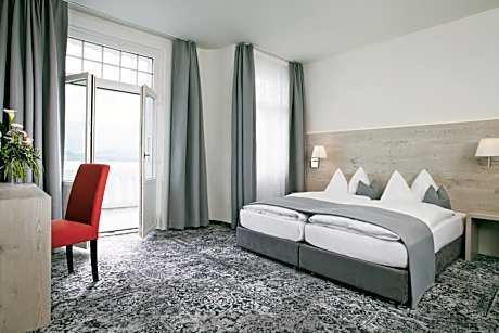King Room with Lake View