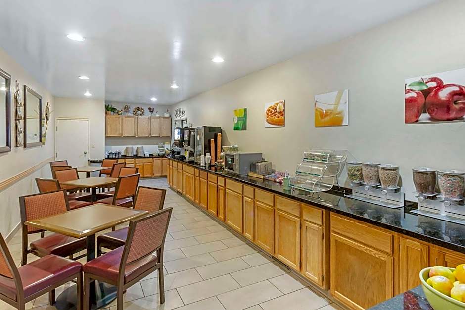 Quality Suites Moab near Arches National Park