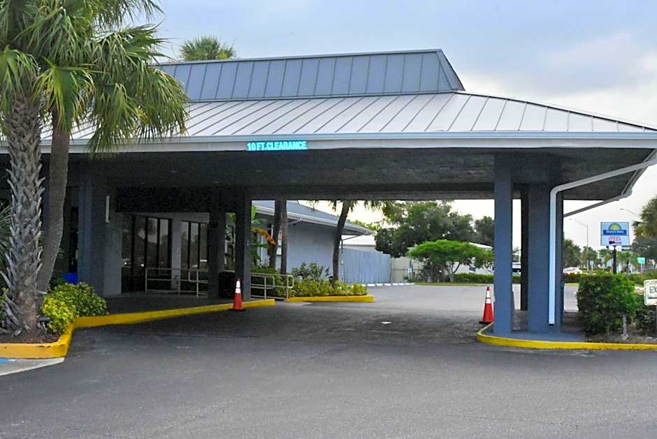 Days Inn by Wyndham Stuart