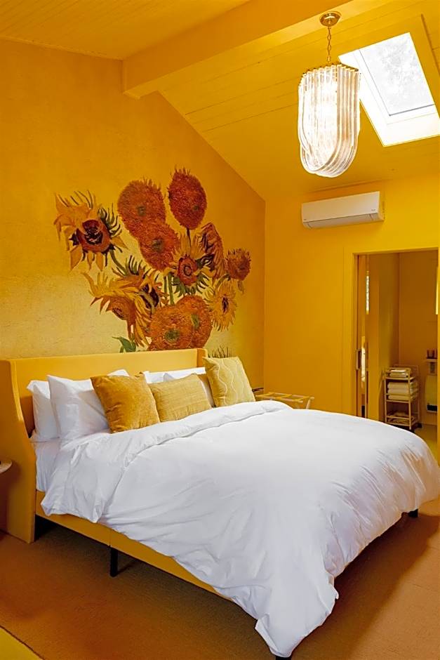 The Norsdale plus CMYK Motel on 10 acres in Phoenicia